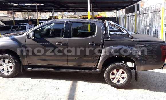 Tenga Tsaru Isuzu KB Bhurawuni Mota in Dondo in Sofala Tenga Tsaru Isuzu KB Bhurawuni Mota in Dondo in Sofala