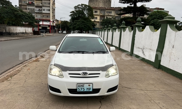 Comprar Usado Toyota Runx Branco Carro em Maputo em Maputo