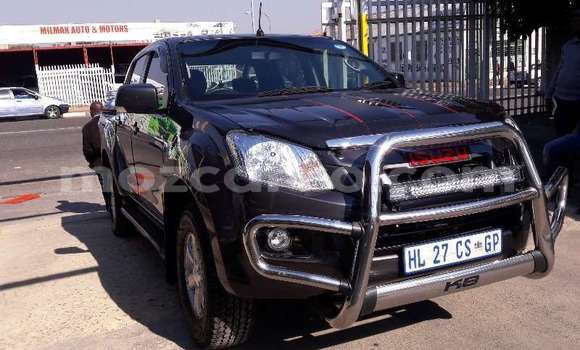 Tenga Tsaru Isuzu KB Bhurawuni Mota in Dondo in Sofala Tenga Tsaru Isuzu KB Bhurawuni Mota in Dondo in Sofala