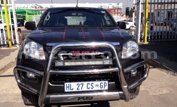 Tenga Tsaru Isuzu KB Bhurawuni Mota in Dondo in Sofala Tenga Tsaru Isuzu KB Bhurawuni Mota in Dondo in Sofala