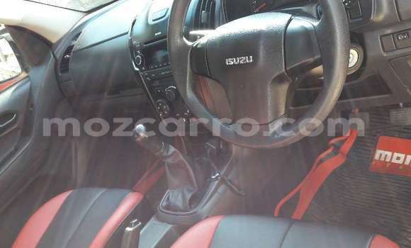 Tenga Tsaru Isuzu KB Bhurawuni Mota in Dondo in Sofala Tenga Tsaru Isuzu KB Bhurawuni Mota in Dondo in Sofala