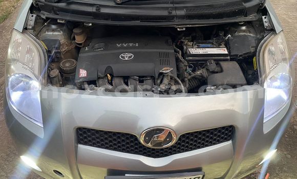 Nunua Ilio tumika Toyota Vitz Kijani Gari ndani ya Maputo nchini Maputo Nunua Ilio tumika Toyota Vitz Kijani Gari ndani ya Maputo nchini Maputo