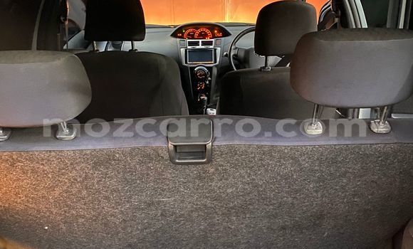 Nunua Ilio tumika Toyota Vitz Kijani Gari ndani ya Maputo nchini Maputo Nunua Ilio tumika Toyota Vitz Kijani Gari ndani ya Maputo nchini Maputo