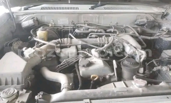 Nunua Ilio tumika Toyota Land Cruiser Prado Nyingine Gari ndani ya Maputo nchini Maputo Nunua Ilio tumika Toyota Land Cruiser Prado Nyingine Gari ndani ya Maputo nchini Maputo
