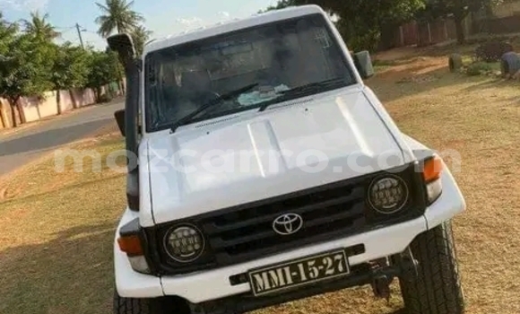 Nunua Ilio tumika Toyota Land Cruiser Nyeupe Gari ndani ya Maputo nchini Maputo Nunua Ilio tumika Toyota Land Cruiser Nyeupe Gari ndani ya Maputo nchini Maputo