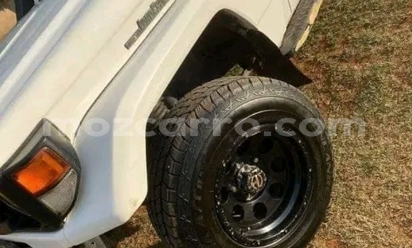 Nunua Ilio tumika Toyota Land Cruiser Nyeupe Gari ndani ya Maputo nchini Maputo Nunua Ilio tumika Toyota Land Cruiser Nyeupe Gari ndani ya Maputo nchini Maputo