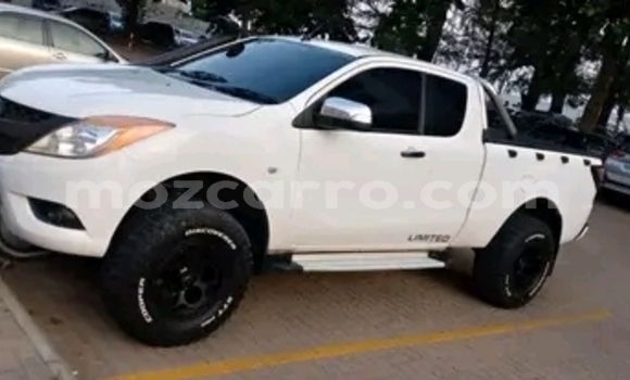 Tenga Tsaru Mazda BT-50 Chena Mota in Maputo in Maputo Tenga Tsaru Mazda BT-50 Chena Mota in Maputo in Maputo