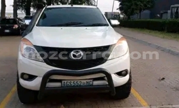 Nunua Ilio tumika Mazda BT-50 Nyeupe Gari ndani ya Maputo nchini Maputo Nunua Ilio tumika Mazda BT-50 Nyeupe Gari ndani ya Maputo nchini Maputo