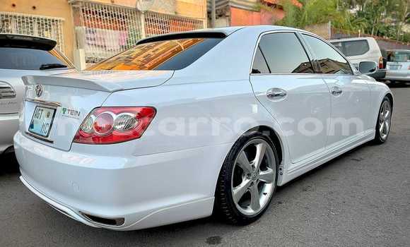 Nunua Ilio tumika Toyota Mark X Nyeupe Gari ndani ya Maputo nchini Maputo Nunua Ilio tumika Toyota Mark X Nyeupe Gari ndani ya Maputo nchini Maputo