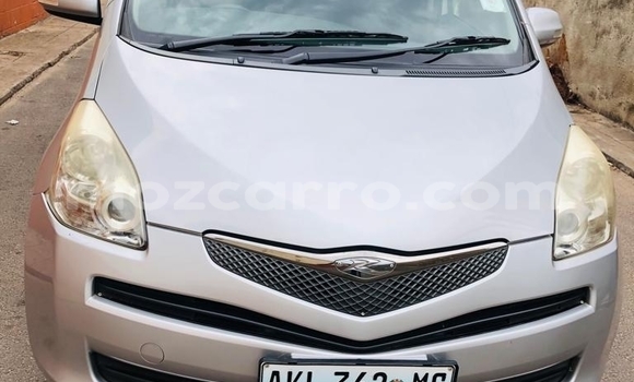 Comprar Usado Toyota Ractis Prata Carro em Maputo em Maputo Comprar Usado Toyota Ractis Prata Carro em Maputo em Maputo