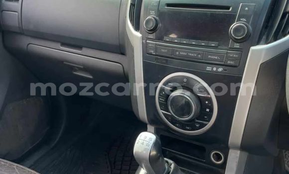 Comprar Usado Isuzu D-MAX Branco Carro em Maputo em Maputo Comprar Usado Isuzu D-MAX Branco Carro em Maputo em Maputo