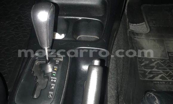 Nunua Ilio tumika Toyota Hilux Fedha Gari ndani ya Maputo nchini Maputo Nunua Ilio tumika Toyota Hilux Fedha Gari ndani ya Maputo nchini Maputo