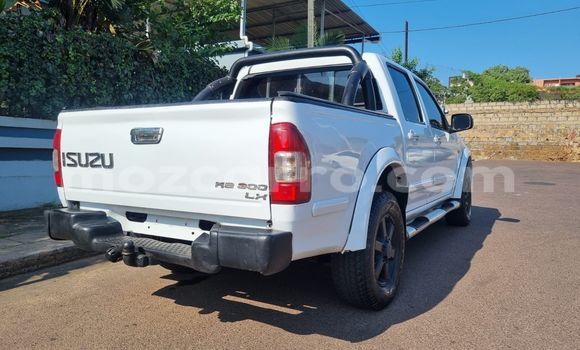 Buy Used Isuzu D-MAX White Car in Maputo in Maputo Buy Used Isuzu D-MAX White Car in Maputo in Maputo