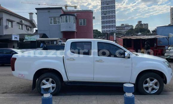 Buy Used Isuzu D-MAX White Car in Maputo in Maputo Buy Used Isuzu D-MAX White Car in Maputo in Maputo