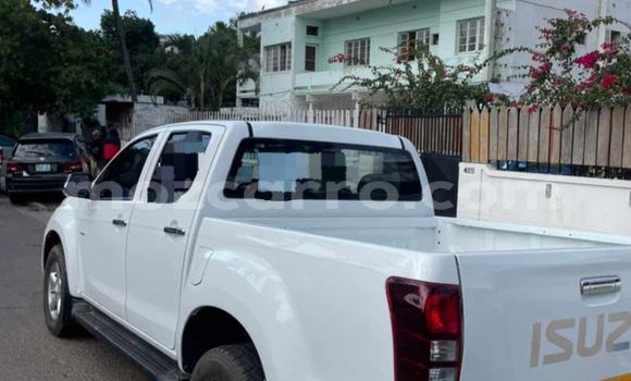 Buy Used Isuzu D-MAX White Car in Maputo in Maputo Buy Used Isuzu D-MAX White Car in Maputo in Maputo