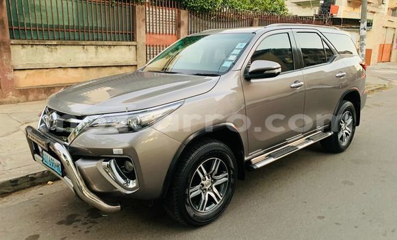 Comprar Usado Toyota Fortuner Castanho Carro em Maputo em Maputo Comprar Usado Toyota Fortuner Castanho Carro em Maputo em Maputo