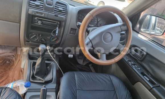 Nunua Ilio tumika Isuzu KB Nyeupe Gari ndani ya Maputo nchini Maputo Nunua Ilio tumika Isuzu KB Nyeupe Gari ndani ya Maputo nchini Maputo