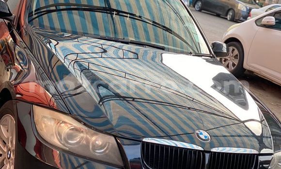 Nunua Ilio tumika BMW 3-Series Nyeusi Gari ndani ya Maputo nchini Maputo