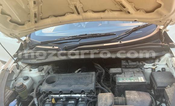Nunua Ilio tumika Hyundai ix35 Nyeupe Gari ndani ya Maputo nchini Maputo Nunua Ilio tumika Hyundai ix35 Nyeupe Gari ndani ya Maputo nchini Maputo