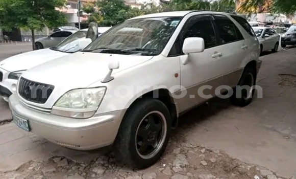 Nunua Ilio tumika Toyota Harrier Nyeupe Gari ndani ya Maputo nchini Maputo Nunua Ilio tumika Toyota Harrier Nyeupe Gari ndani ya Maputo nchini Maputo