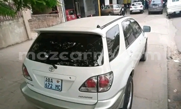 Nunua Ilio tumika Toyota Harrier Nyeupe Gari ndani ya Maputo nchini Maputo Nunua Ilio tumika Toyota Harrier Nyeupe Gari ndani ya Maputo nchini Maputo