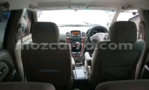 Nunua Ilio tumika Toyota Harrier Nyeupe Gari ndani ya Maputo nchini Maputo Nunua Ilio tumika Toyota Harrier Nyeupe Gari ndani ya Maputo nchini Maputo