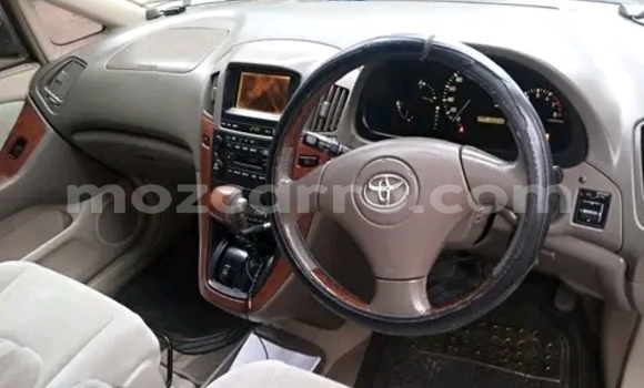 Nunua Ilio tumika Toyota Harrier Nyeupe Gari ndani ya Maputo nchini Maputo Nunua Ilio tumika Toyota Harrier Nyeupe Gari ndani ya Maputo nchini Maputo