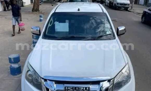 Nunua Ilio tumika Isuzu D-MAX Nyeupe Gari ndani ya Maputo nchini Maputo Nunua Ilio tumika Isuzu D-MAX Nyeupe Gari ndani ya Maputo nchini Maputo