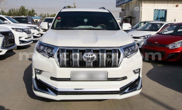 Comprar Importar Toyota Prado Branco Carro em Import - Dubai em Cabo Delgado Comprar Importar Toyota Prado Branco Carro em Import - Dubai em Cabo Delgado