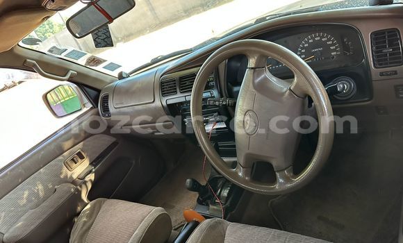 Nunua Ilio tumika Toyota Hilux Surf Nyingine Gari ndani ya Maputo nchini Maputo Nunua Ilio tumika Toyota Hilux Surf Nyingine Gari ndani ya Maputo nchini Maputo