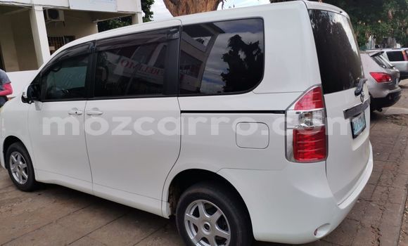 Nunua Ilio tumika Toyota Noah Nyeupe Gari ndani ya Maputo nchini Maputo Nunua Ilio tumika Toyota Noah Nyeupe Gari ndani ya Maputo nchini Maputo