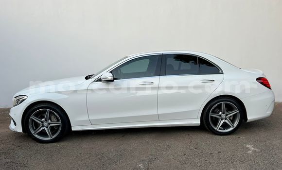 Nunua Ilio tumika Mercedes Viano Nyeupe Gari ndani ya Maputo nchini Maputo Nunua Ilio tumika Mercedes Viano Nyeupe Gari ndani ya Maputo nchini Maputo