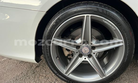 Nunua Ilio tumika Mercedes Viano Nyeupe Gari ndani ya Maputo nchini Maputo Nunua Ilio tumika Mercedes Viano Nyeupe Gari ndani ya Maputo nchini Maputo