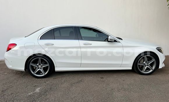 Comprar Usado Mercedes‒Benz C-Class Branco Carro em Maputo em Maputo Comprar Usado Mercedes‒Benz C-Class Branco Carro em Maputo em Maputo