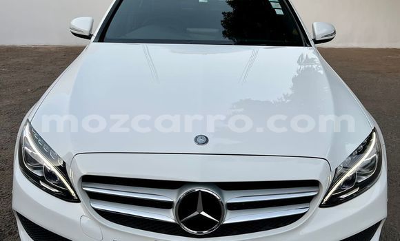 Comprar Usado Mercedes‒Benz C-Class Branco Carro em Maputo em Maputo Comprar Usado Mercedes‒Benz C-Class Branco Carro em Maputo em Maputo