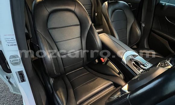 Comprar Usado Mercedes‒Benz C-Class Branco Carro em Maputo em Maputo Comprar Usado Mercedes‒Benz C-Class Branco Carro em Maputo em Maputo