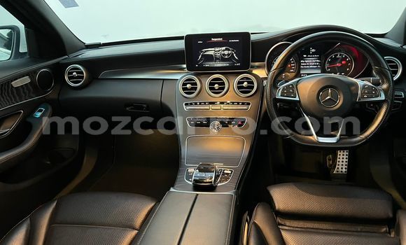 Comprar Usado Mercedes‒Benz C-Class Branco Carro em Maputo em Maputo Comprar Usado Mercedes‒Benz C-Class Branco Carro em Maputo em Maputo