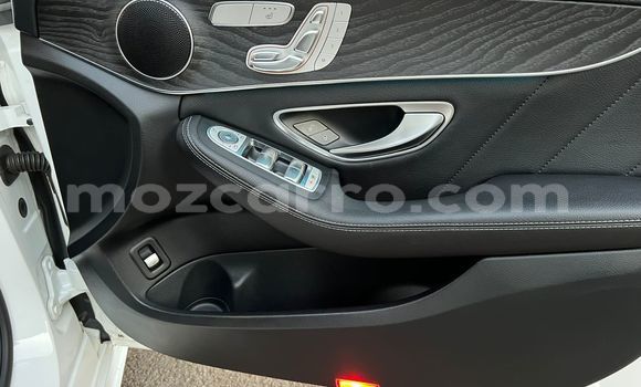 Comprar Usado Mercedes‒Benz C-Class Branco Carro em Maputo em Maputo Comprar Usado Mercedes‒Benz C-Class Branco Carro em Maputo em Maputo