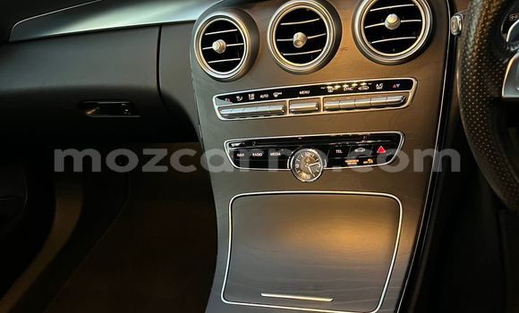 Comprar Usado Mercedes‒Benz C-Class Branco Carro em Maputo em Maputo Comprar Usado Mercedes‒Benz C-Class Branco Carro em Maputo em Maputo