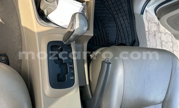 Nunua Ilio tumika Toyota Hilux Nyeupe Gari ndani ya Maputo nchini Maputo Nunua Ilio tumika Toyota Hilux Nyeupe Gari ndani ya Maputo nchini Maputo