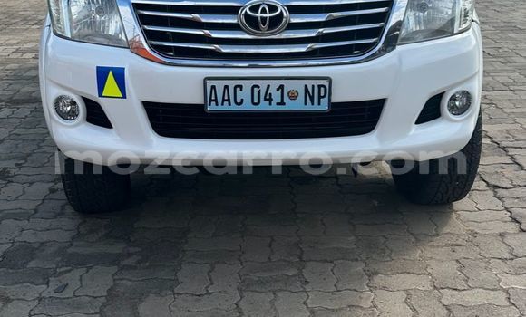 Nunua Ilio tumika Toyota Hilux Nyeupe Gari ndani ya Maputo nchini Maputo Nunua Ilio tumika Toyota Hilux Nyeupe Gari ndani ya Maputo nchini Maputo
