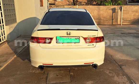 Comprar Usado Honda Accord Branco Carro em Maputo em Maputo Comprar Usado Honda Accord Branco Carro em Maputo em Maputo