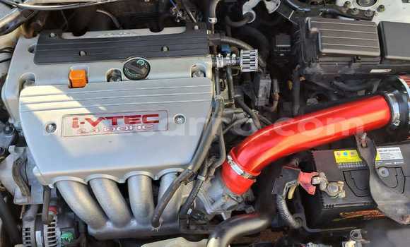 Comprar Usado Honda Accord Branco Carro em Maputo em Maputo Comprar Usado Honda Accord Branco Carro em Maputo em Maputo