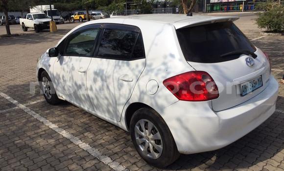 Comprar Usado Toyota Auris Branco Carro em Maputo em Maputo Comprar Usado Toyota Auris Branco Carro em Maputo em Maputo
