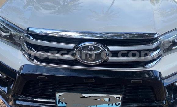 Buy Used Toyota Hiluxe Revo White Car in Maputo in Maputo Buy Used Toyota Hiluxe Revo White Car in Maputo in Maputo