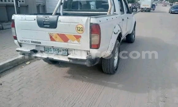 Buy Used Nissan Hardbody White Car in Maputo in Maputo Buy Used Nissan Hardbody White Car in Maputo in Maputo