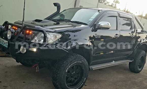 Nunua Ilio tumika Toyota Hilux Nyeusi Gari ndani ya Maputo nchini Maputo