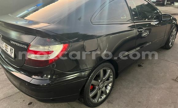 Tenga Tsaru Mercedes-Benz C-Classe Nhema Mota in Maputo in Maputo Tenga Tsaru Mercedes-Benz C-Classe Nhema Mota in Maputo in Maputo