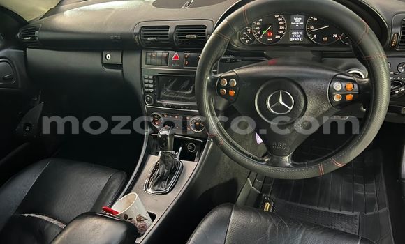 Tenga Tsaru Mercedes-Benz C-Classe Nhema Mota in Maputo in Maputo Tenga Tsaru Mercedes-Benz C-Classe Nhema Mota in Maputo in Maputo