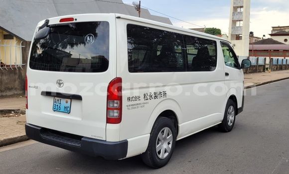 Buy Used Toyota Hiace White Car in Maputo in Maputo Buy Used Toyota Hiace White Car in Maputo in Maputo